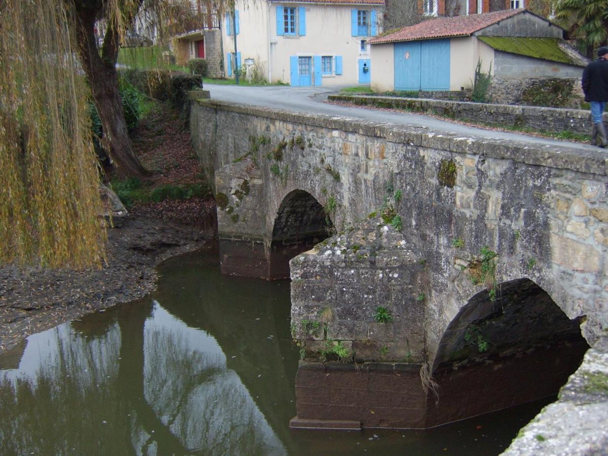 Chambres De La Porte Aux Moines Vouvant 外观 照片